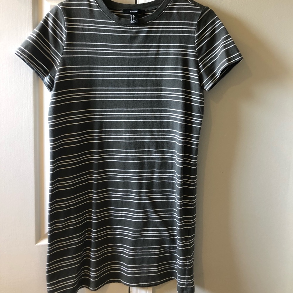 Short sleeved army green/gray  t shirt dress